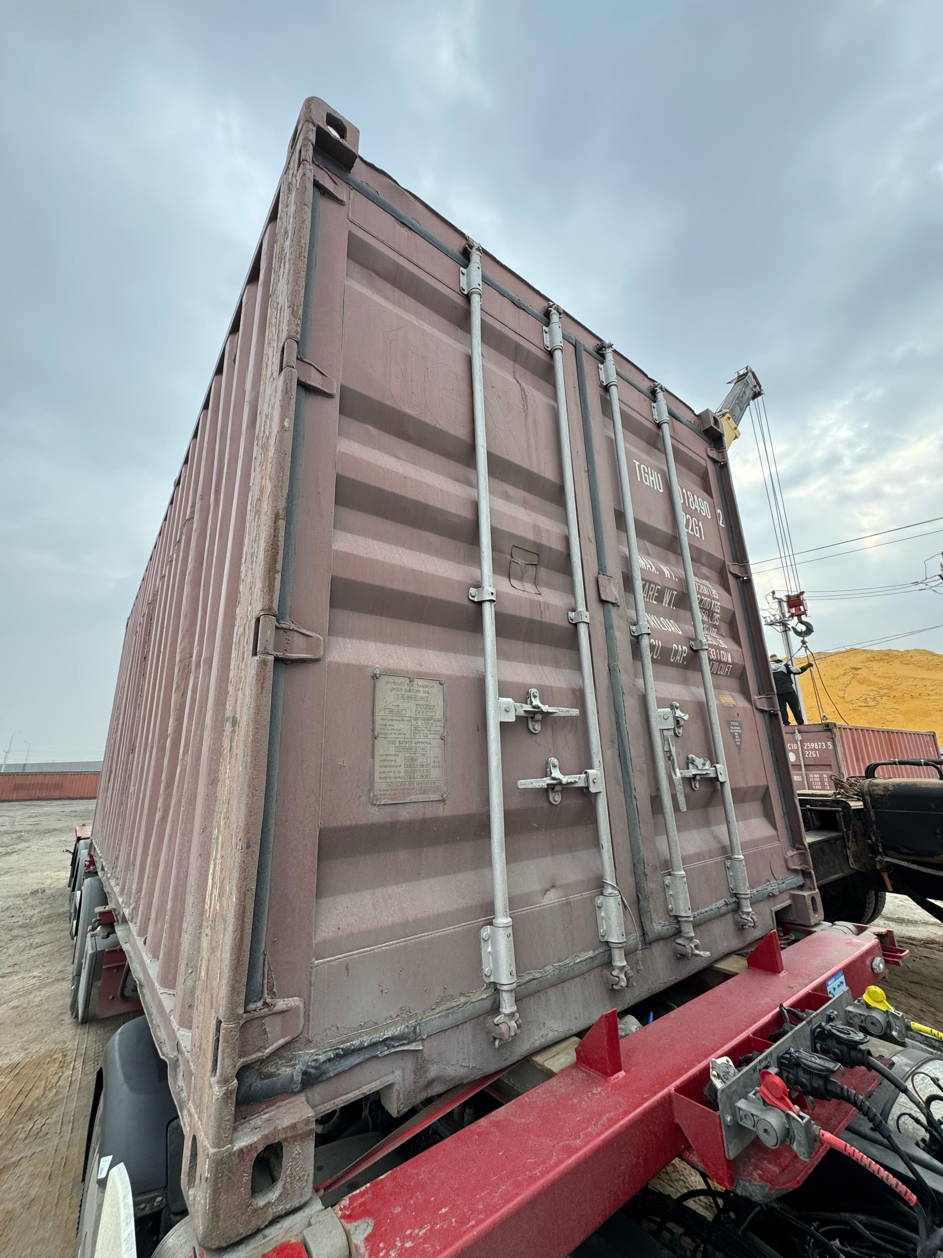 Морской контейнер TGHU0184902